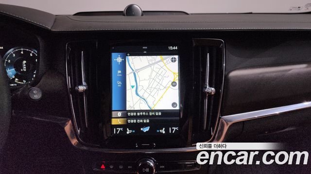 Volvo V90 Cross Country T5 Pro AWD 2019 — фото 13