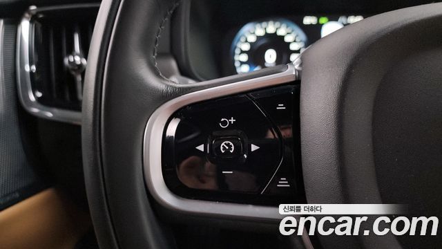 Volvo V90 Cross Country T5 Pro AWD 2019 — фото 15