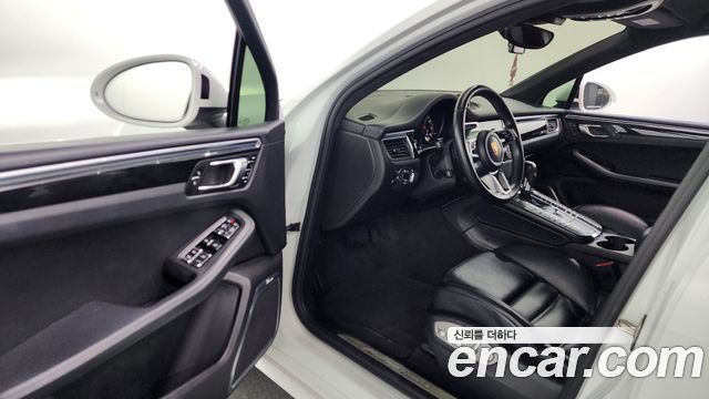 Porsche Macan 3.6 Turbo 95B 2017 — фото 10
