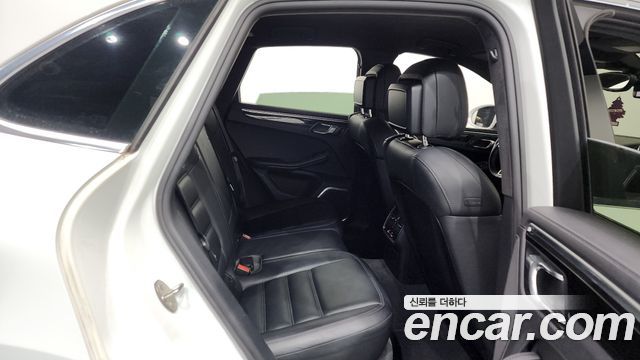Porsche Macan 3.6 Turbo 95B 2017 — фото 11