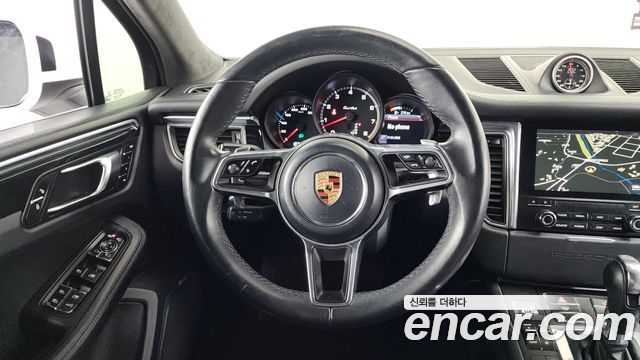Porsche Macan 3.6 Turbo 95B 2017 — фото 12