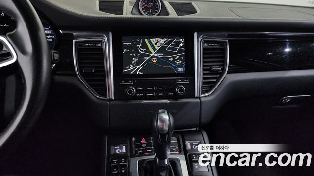 Porsche Macan 3.6 Turbo 95B 2017 — фото 13
