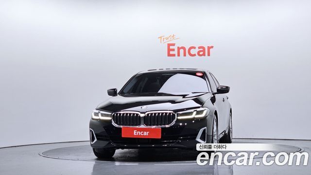 BMW 5 Series (G30) 520i Luxury 2023 — фото 3