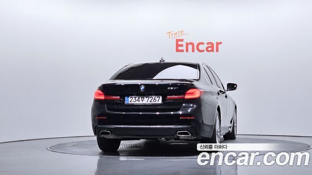 BMW 5 Series (G30) 520i Luxury 2023 — фото 4