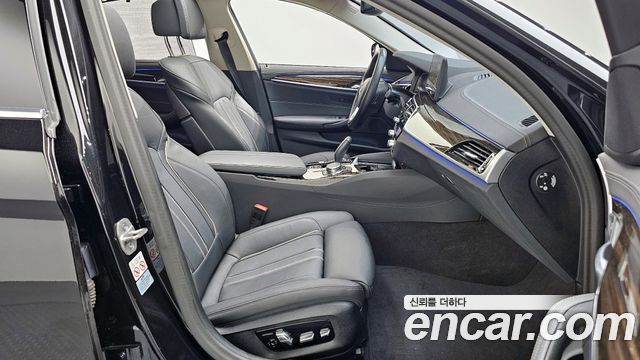 BMW 5 Series (G30) 520i Luxury 2023 — фото 11
