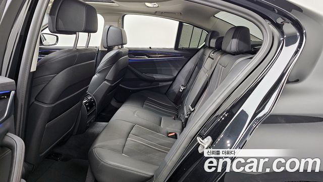 BMW 5 Series (G30) 520i Luxury 2023 — фото 26