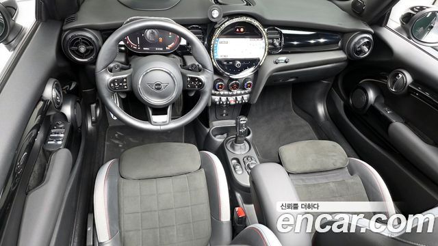 MINI Cooper S Convertible JCW 3rd 2024 — фото 7