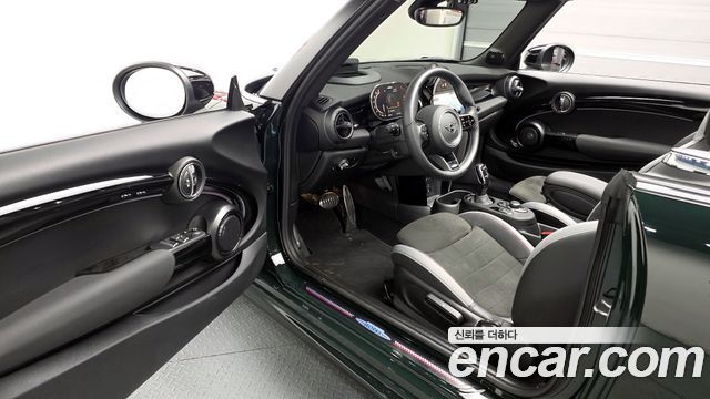 MINI Cooper S Convertible JCW 3rd 2024 — фото 10