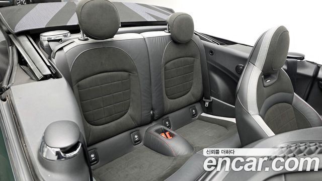 MINI Cooper S Convertible JCW 3rd 2024 — фото 11