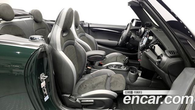 MINI Cooper S Convertible JCW 3rd 2024 — фото 26