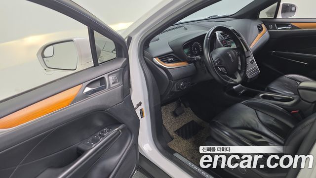Lincoln MKC 2.0 AWD 2015 — фото 12