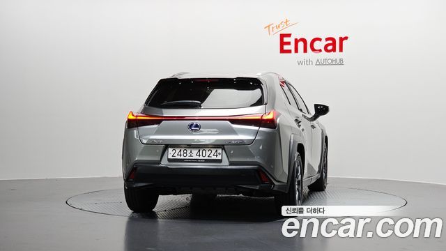 Lexus UX250h 2.0 2WD 2020 — фото 4