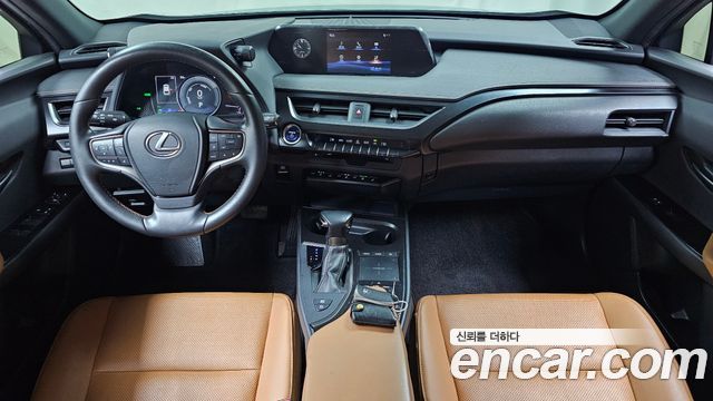 Lexus UX250h 2.0 2WD 2020 — фото 7