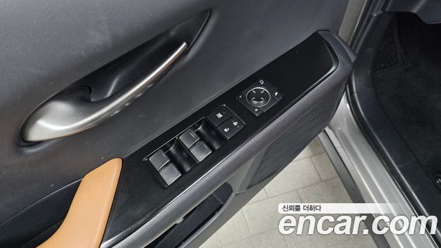 Lexus UX250h 2.0 2WD 2020 — фото 14