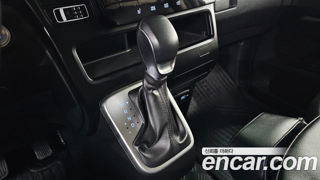 Hyundai Staria Tourer 9-Seater Modern 2023 — фото 9