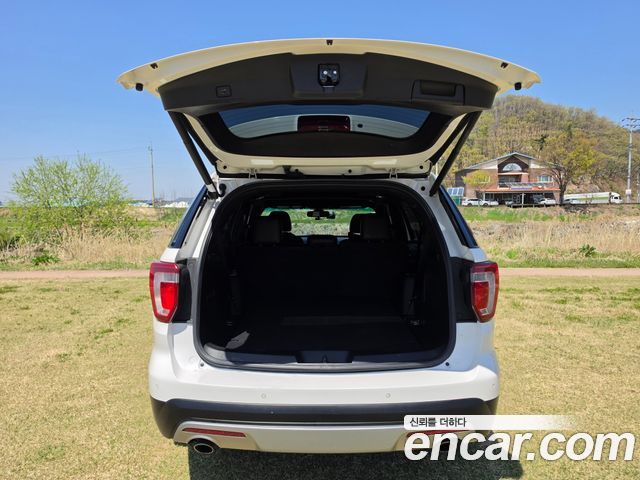 Ford Explorer 2.3 Limited 4WD 5th 2017 — фото 9