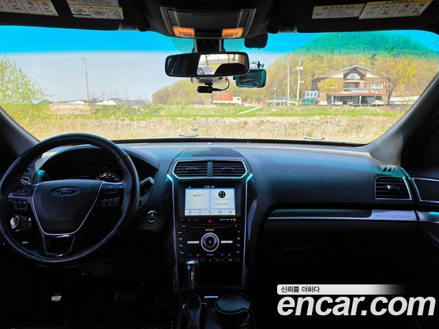 Ford Explorer 2.3 Limited 4WD 5th 2017 — фото 16