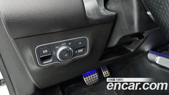 Mercedes-Benz GLB-Class (X247) GLB250 4MATIC 2021 — фото 16