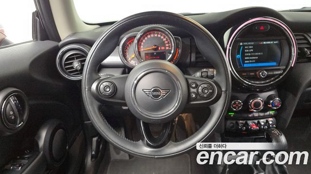 MINI Cooper Standard Third Generation 2019 — фото 12