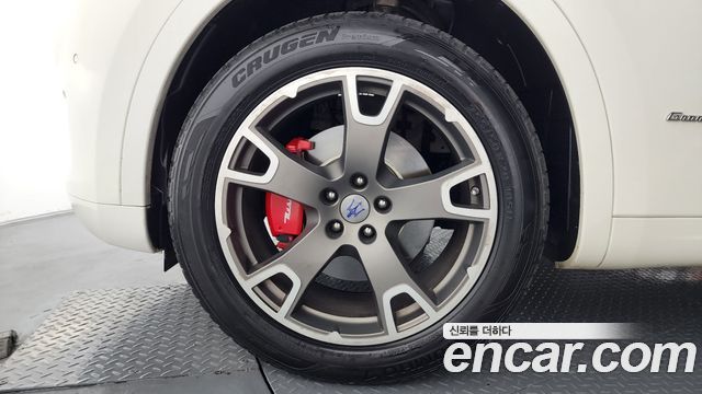 Maserati Levante 3.0 AWD GranSport 2018 — фото 5