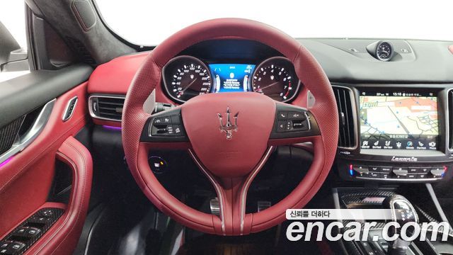 Maserati Levante 3.0 AWD GranSport 2018 — фото 12