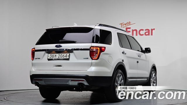 Ford Explorer 2.3 Limited 4WD 5th 2017 — фото 2
