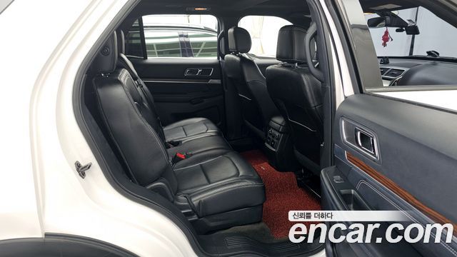 Ford Explorer 2.3 Limited 4WD 5th 2017 — фото 12