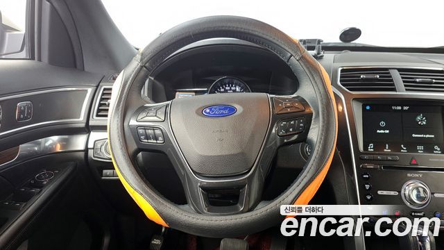 Ford Explorer 2.3 Limited 4WD 5th 2017 — фото 13
