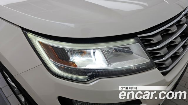 Ford Explorer 2.3 Limited 4WD 5th 2017 — фото 22