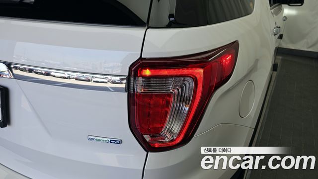 Ford Explorer 2.3 Limited 4WD 5th 2017 — фото 23