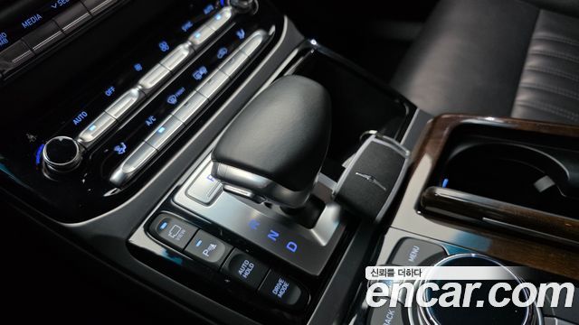 Genesis EQ900 3.3 T-GDI AWD Premiun Luxury 2016 — фото 9