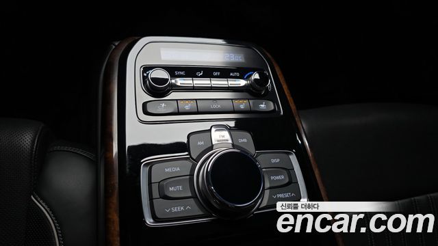 Genesis EQ900 3.3 T-GDI AWD Premiun Luxury 2016 — фото 18