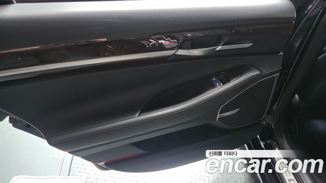 Genesis EQ900 3.3 T-GDI AWD Premiun Luxury 2016 — фото 24
