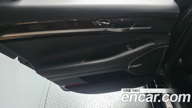 Genesis EQ900 3.3 T-GDI AWD Premiun Luxury 2016 — фото 25