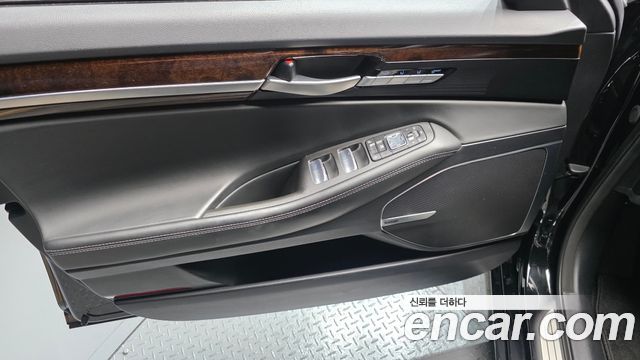 Genesis EQ900 3.3 T-GDI AWD Premiun Luxury 2016 — фото 28