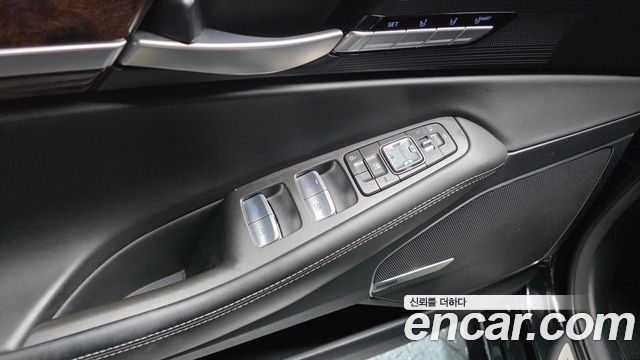 Genesis EQ900 3.3 T-GDI AWD Premiun Luxury 2016 — фото 35