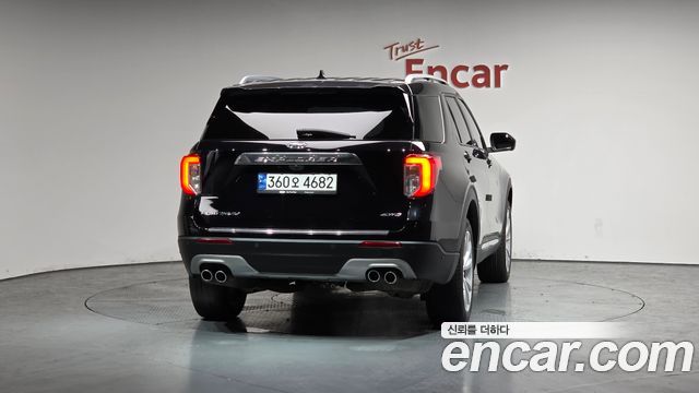 Ford Explorer (VI) 3.0 Platinum 4WD 2022 — фото 4