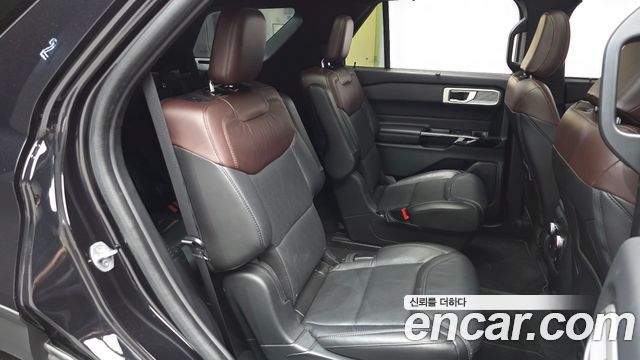 Ford Explorer (VI) 3.0 Platinum 4WD 2022 — фото 11