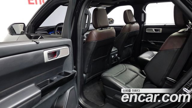 Ford Explorer (VI) 3.0 Platinum 4WD 2022 — фото 12