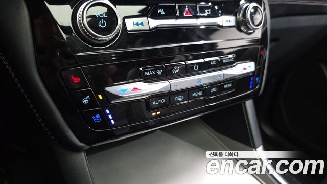Ford Explorer (VI) 3.0 Platinum 4WD 2022 — фото 16