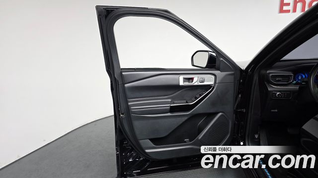 Ford Explorer (VI) 3.0 Platinum 4WD 2022 — фото 24