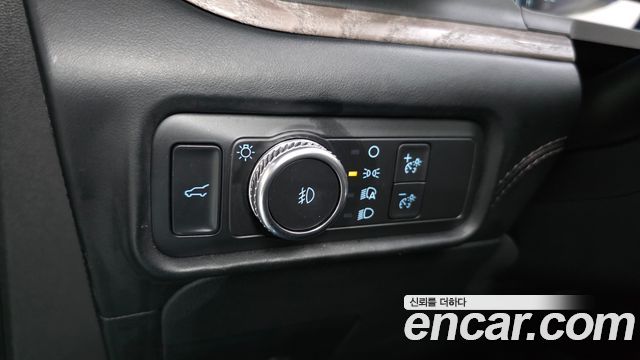 Ford Explorer (VI) 3.0 Platinum 4WD 2022 — фото 29