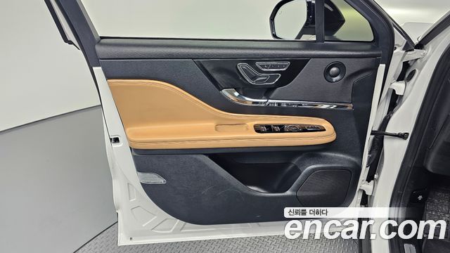 Lincoln Corsair 2.0 Reserve AWD 2022 — фото 24