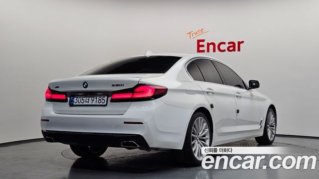 BMW 5 Series (G30) 530i xDrive Luxury 2023 — фото 2