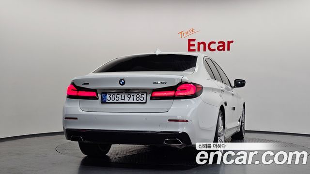 BMW 5 Series (G30) 530i xDrive Luxury 2023 — фото 4