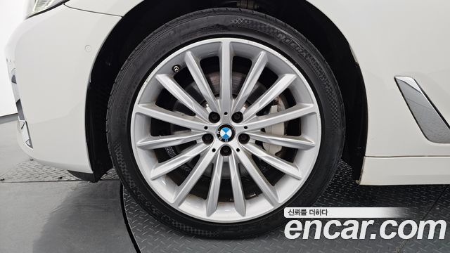 BMW 5 Series (G30) 530i xDrive Luxury 2023 — фото 5