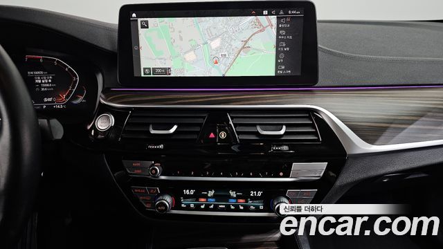 BMW 5 Series (G30) 530i xDrive Luxury 2023 — фото 12