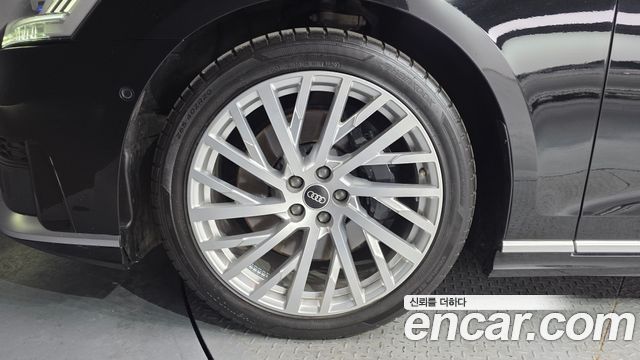 Audi A8 (D5) 55 TFSI Quattro LWB 2021 — фото 5