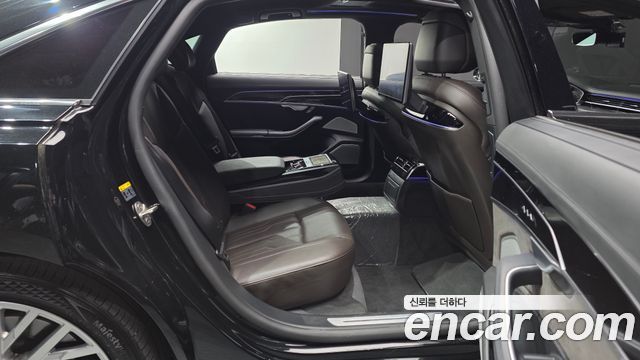 Audi A8 (D5) 55 TFSI Quattro LWB 2021 — фото 11