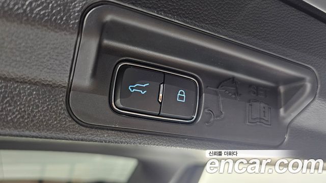 Ford Explorer (VI) 2.3 LimIted 4WD 2020 — фото 20